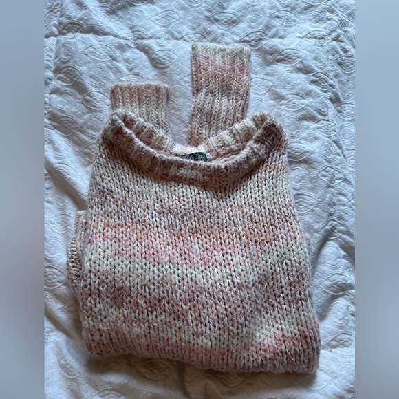 cropped muted rainbow sweater - Picture 9 of 10